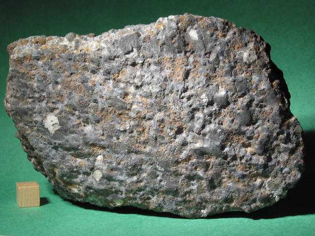 碳质球粒陨石切面放大